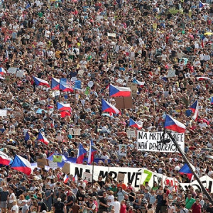 تظاهرات-هزاران-نفر-در-پراگ-علیه-اتحادیه-اروپا-و-ناتو