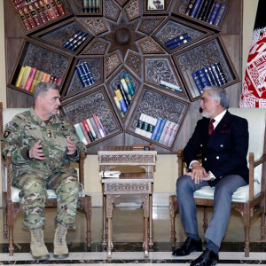 امریکا-به-کمک‌-و-حضورش-در-افغانستان-ادامه-می‌دهد