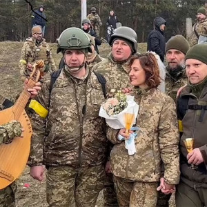 -هزار-زوج-اوکراینی-در-سنگرهای-جنگ-علیه-روسیه-ازدواج-کردند