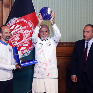غنی-هیچ‌کس-ورزش-افغانستان-را-سیاسی-و-قومی-نمی-تواند