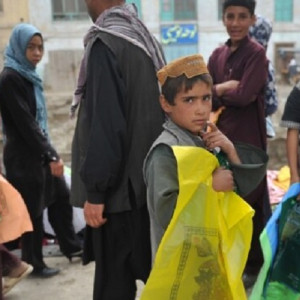 هزاران-کودک-در-افغانستان-به-کار-شاقه-و-گدایی-رو-آورده‌اند