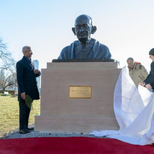 دبیر-کل-سازمان-ملل-از-مجسمه-گاندی-رونمایی-کرد