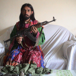 طالبان-با-لباس‌های-زنانه-وارد-جنگ-می-شوند