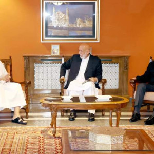 رایزنی-کرزی-و-عبدالله-با-وزیر-خارجه‌-قطر
