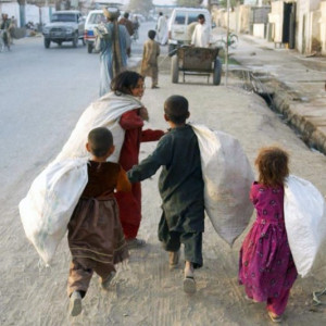 نزدیک-به-میلیون-کودک-در-افغانستان-روزانه-گرسنه-می‌مانند