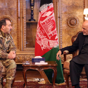 محمد-اشرف-غنی-با-فرماندهان-نیروهای-خارجی-در-افغانستان-دیدار-کرد
