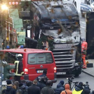 تروریستان-در-حمله-کامیون-به-مردم؛-در-شهر-برلین-دست-دارند