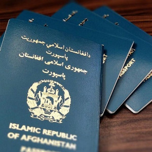 آغاز-توزیع-پاسپورت-به-افغان‌های-مقیم-امارت-متحده-عربی