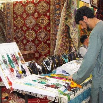 آخندزاده-ایجاد-نمایشگاه‌ها-در-رشد-صنایع-افغانستان-کمک-می‌کند