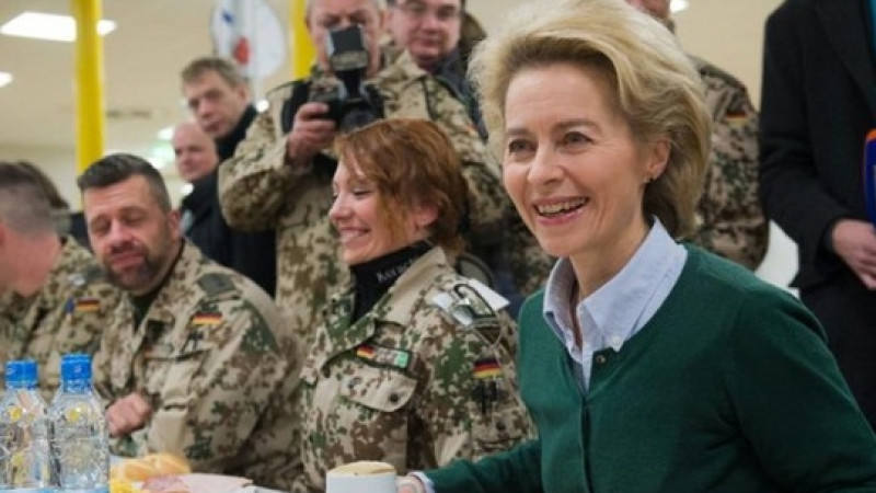 سفر-وزیر-دفاع-آلمان-به-افغانستان-در-آستانه-سال-نو-میلادی