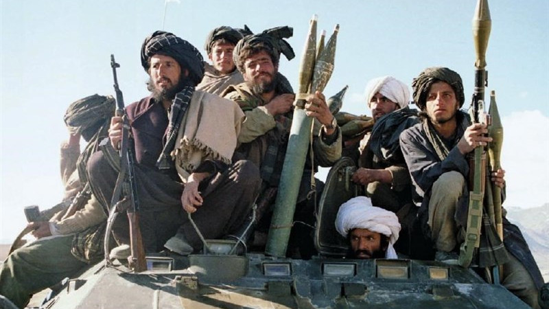 گروه-طالبان-پولیس-را-اسیر-و-تن-دیگر-را-به-قتل-رساندند