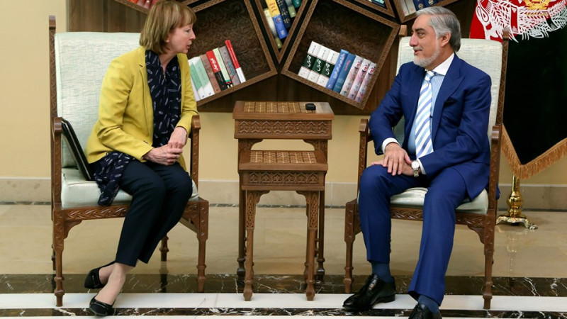 رییس-اجراییه-با-سفیر-جدید-بریتانیا-در-کابل-ملاقات-کرد