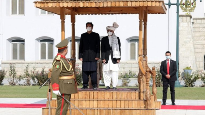 غنی-و-خان-بر-بهبود-روابط-میان-کابل-و-اسلام‌آباد-تأکید-کردند