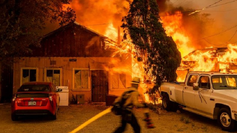آتش‌سوزی-کالیفرنیا؛-هزاران-نفر-مجبور-به-ترک-خانه‌های‌شان-شدند