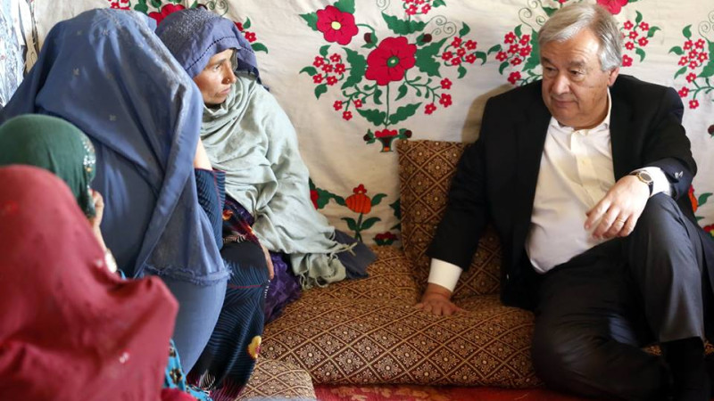 دیدار-دبیر-کل-ملل-متحد-با-شماری-از-بیجا-شدگان-داخلی-در-کابل