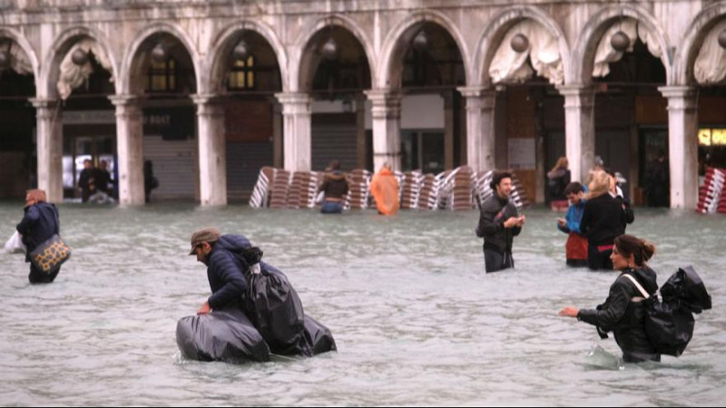 طوفان-و-سیل-در-ایتالیا-۱۷-کشته-برجا-گذاشت