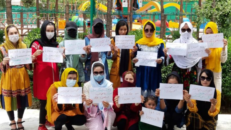زنان-معترض-در-کابل-حجاب-اجباری-را-نمی‌پذیریم