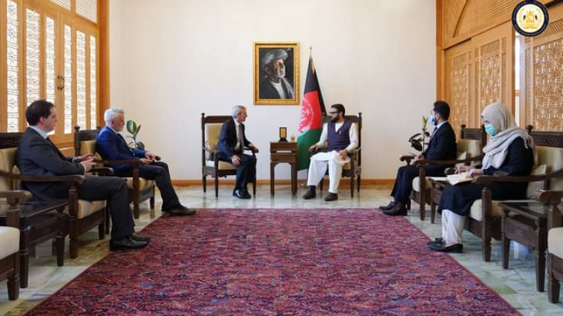 دیدار-مشاور-امنیت-ملی-با-سفیر-بریتانیا-در-کابل