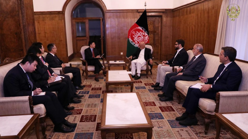 غنی-با-نماینده-چین-برای-افغانستان-و-پاکستان-دیدار-کرد