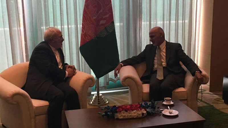 رئیس-جمهورغنی-در-حاشیه-نشست-قلب-آسیا-با-وزیرخارجه-ایران-دیدار-کرد