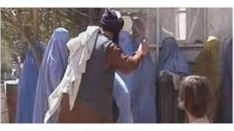 شلاق-زدن-زنان-فرهنگ-طالبان-است-نه-پولیس-
