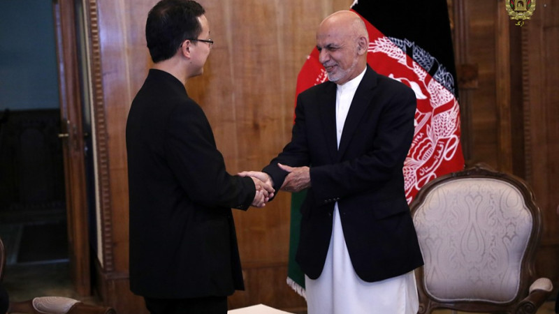 غنی-با-سفیر-چین-در-افغانستان-ملاقات-تودیعی-نمود