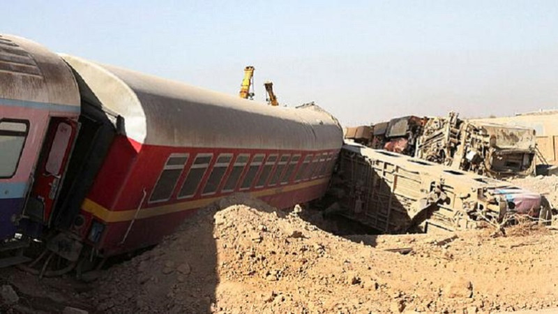 خروج-قطار-از-ریل-در-شرق-ایران-دست‌کم-۱۳-کشته-برجای-گذاشت