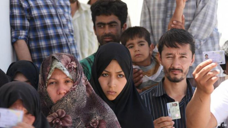 مهاجرین-افغان-در-ایران-همچنان-در-انتظار-توزیع-شناسنامه-هستند