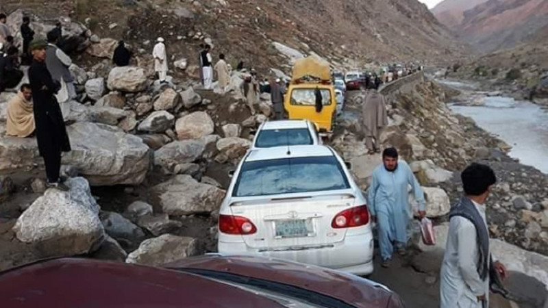 بزرگ‌راه-کابل-جلال‌آباد-در-اثر-سیلاب-تخریب-شد