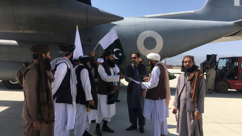 هواپیمای-حامل-کمک‌های-پاکستان-به-خوست-رسید