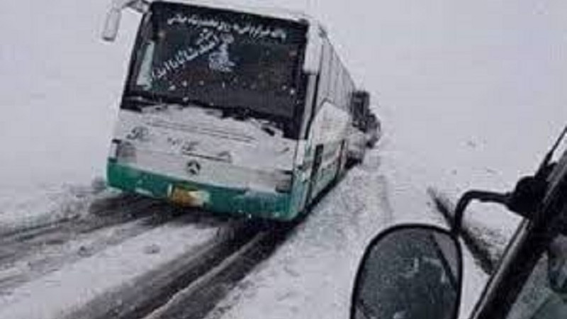 برفباری-سنگین-و-مسدود-شدن-مسیر-کابل-–-قندهار-در-زابل