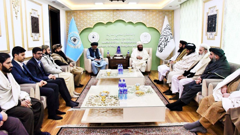 وزارت-حج-با-شرکتهای-هوایی-آریانا-و-کامایر-قراداد-امضا-کرد