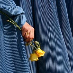 زنان-در-سال-جدید،-درخت-صلح-می-کارند