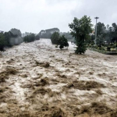 سیلاب-در-فراه-۱۰-زخمی-و-صدها-خانه-را-ویران-کرد