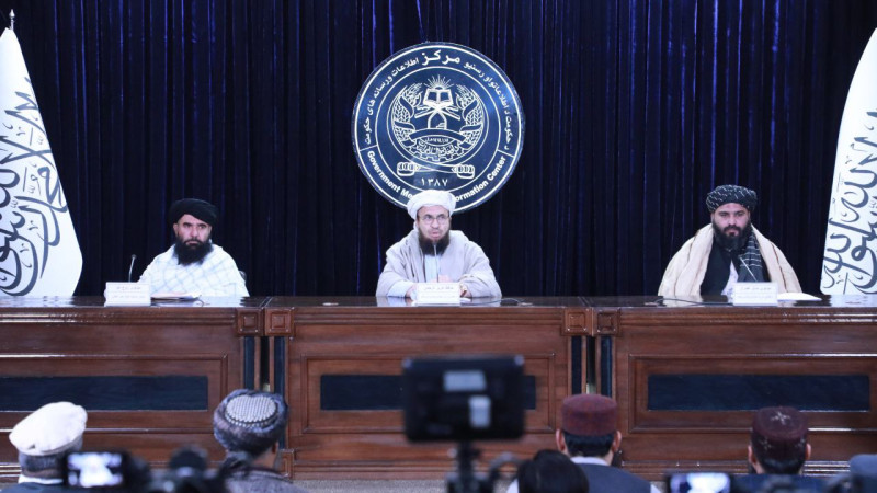 جمعیت-هلال-احمر-افغانی-به-۶۲۷-خانواده-نیازمند-پول-نقد-کمک-توزیع-کردیم