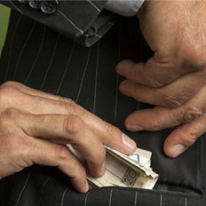 فساد-اداری-در-افغانستان-به-فرهنگ-مبدل-شده-است