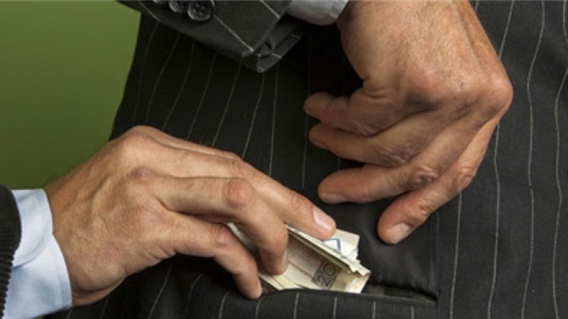 فساد-اداری-در-افغانستان-به-فرهنگ-مبدل-شده-است