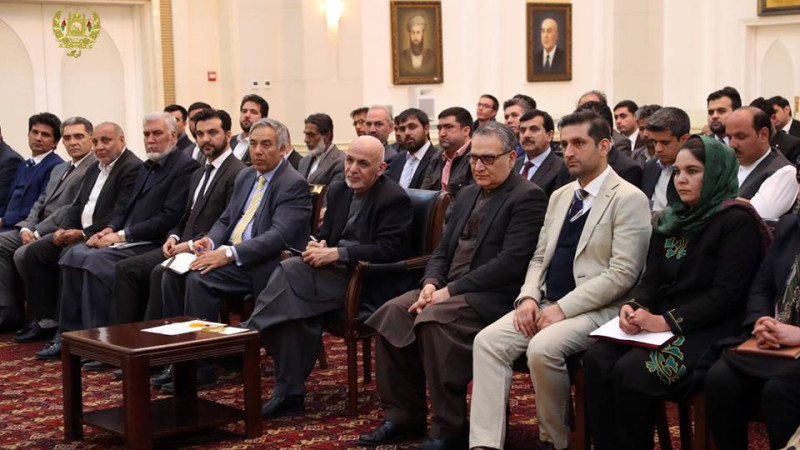 افغانستان-باید-از-کشور-وارداتی-به-صادراتی-تبدیل-شود