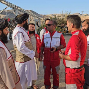 کمک-بشردوستانه-هلال-احمر-ایران-برای-زلزلهزدگان-کنر-به-هرات-رسید