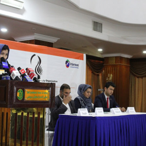 بی-توجهی-مسوولان-نسبت-به-زنان-خبرنگار