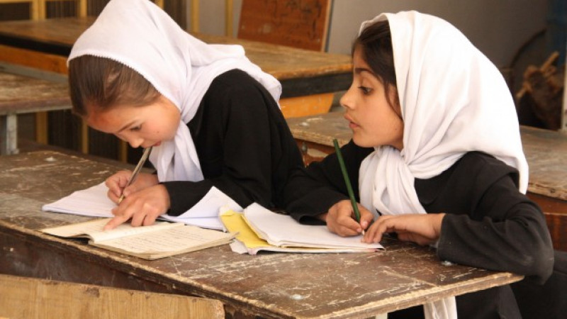 اتحادیه-اروپا-۶-میلیون-یورو-برای-حمایت-از-آموزش-کودکان-افغان-کمک-کرد