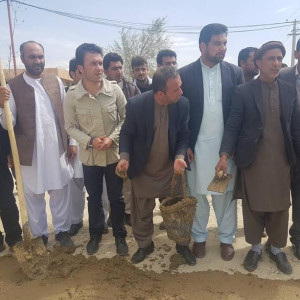 به-رسم-اعتراض-یک-جاده-در-ولایت-کاپیسا-کاه-گل-شد