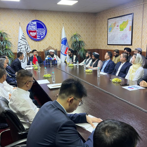 سفارت-و-تاجران-چین-۴۰-هزار-دالر-به-زلزلهزدگان-کنر-کمک-کردند