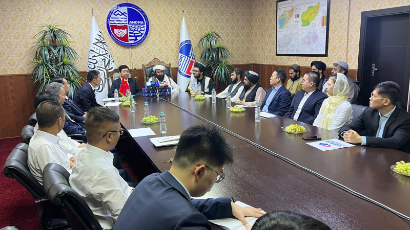 سفارت-و-تاجران-چین-۴۰-هزار-دالر-به-زلزلهزدگان-کنر-کمک-کردند