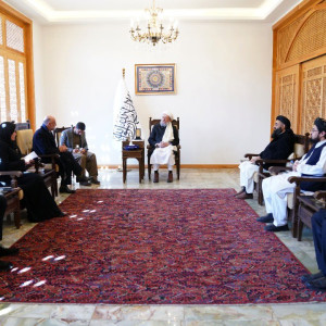 حنفی-کمکها-به-گونه-شفاف-و-بدون-تبعیض-توزیع-میشود