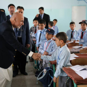 رئیس-جمهورغنی-از-لیسه-امانی-بازدید-کرد