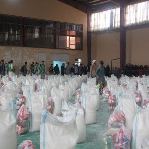 یک-بنیاد-خیریه-ترکی-به-هزار-خانواده-نیازمند-در-کابل-کمک-توزیع-کرد