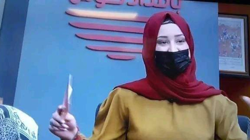 مجریان-زن-با-ماسک-در-پرده-تلویزیون-ظاهر-شدند