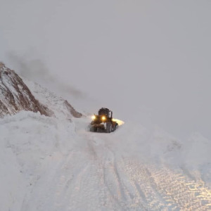 برف-باری-شاهراه-سالنگ-و-اکثر-مسیرهای-بامیان-را-مسدود-کرد