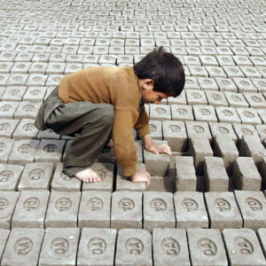 ۱-۲-میلیون-کودک-در-کشور-مشغول-کارهای-شاقه-اند